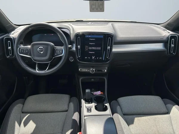 VOLVO XC40 (2024) — foto 5 van 31