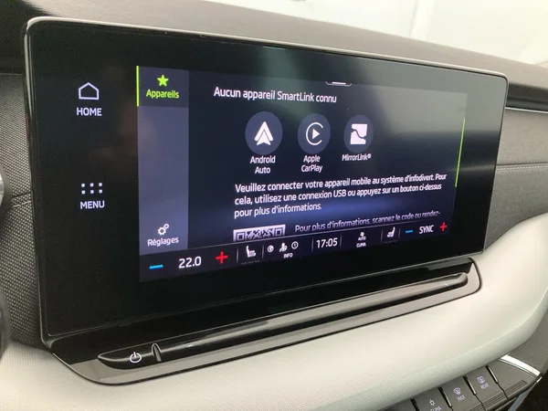SKODA Octavia Combi (2021) — foto 2 van 36