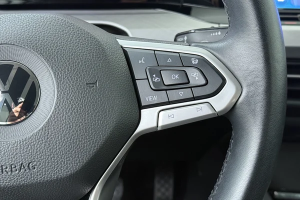 Volkswagen Golf VIII (2021) — foto 6 van 24