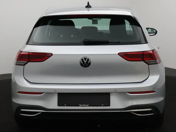 VOLKSWAGEN Golf VIII eHybrid (PHEV) (2022) — foto 4 van 24