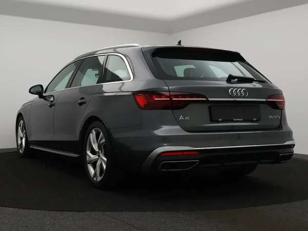 Audi A4 (2022) — foto 13 van 25