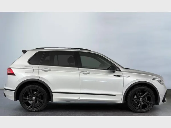 Volkswagen Tiguan (2021) — foto 21 van 27