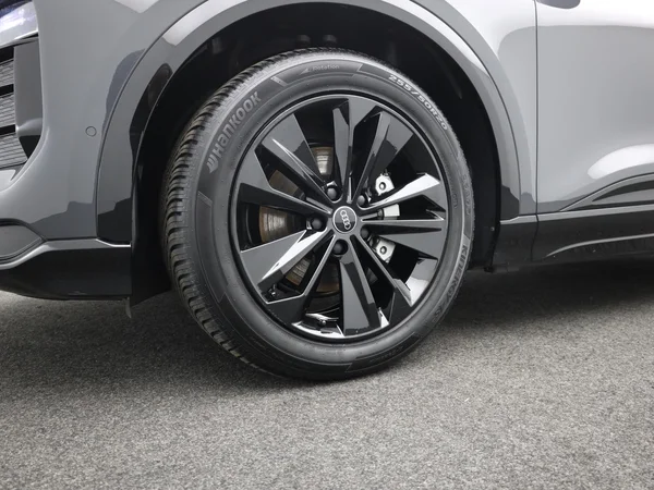 AUDI Q6 e-tron (2026) — foto 5 van 27