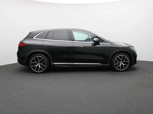 Mercedes-Benz EQE (2023) — foto 24 van 27