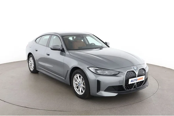 BMW i4 (2023) — foto 15 van 17