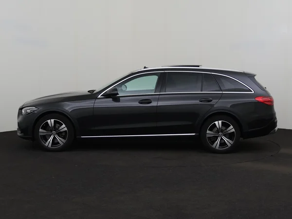MERCEDES C 220 (2022) — foto 12 van 31