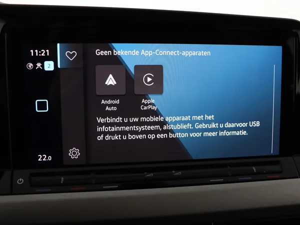 VOLKSWAGEN Golf (2024) — foto 13 van 28