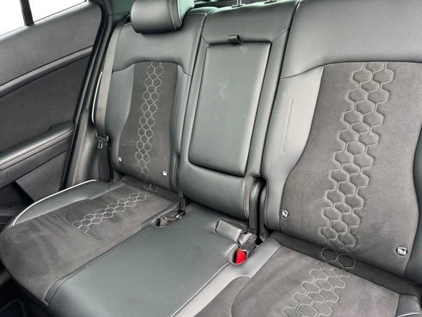 KIA Sportage (2022) — foto 4 van 28