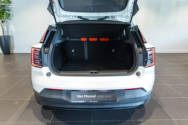 Volvo EX30 (2024) — foto 6 van 31