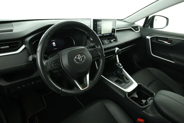 Toyota RAV4 (2021) — foto 2 van 16