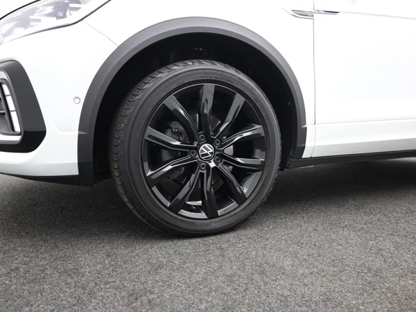 VOLKSWAGEN T-Roc (2022) — foto 4 van 21