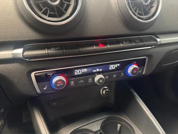 AUDI A3 Sportback (2019) — foto 12 van 12