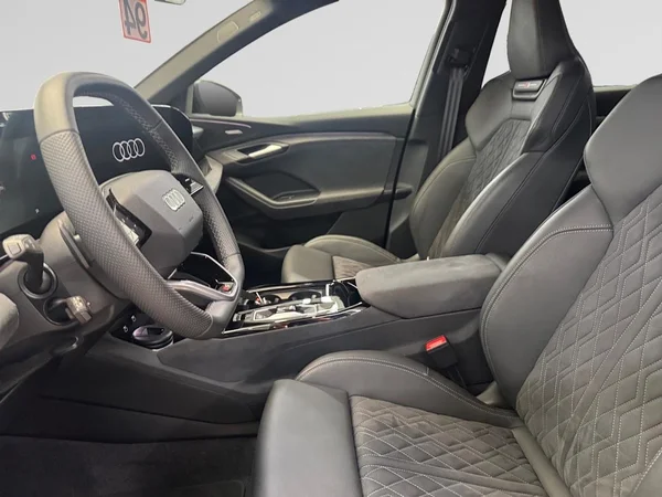 AUDI Q6 e-tron (2026) — foto 14 van 18