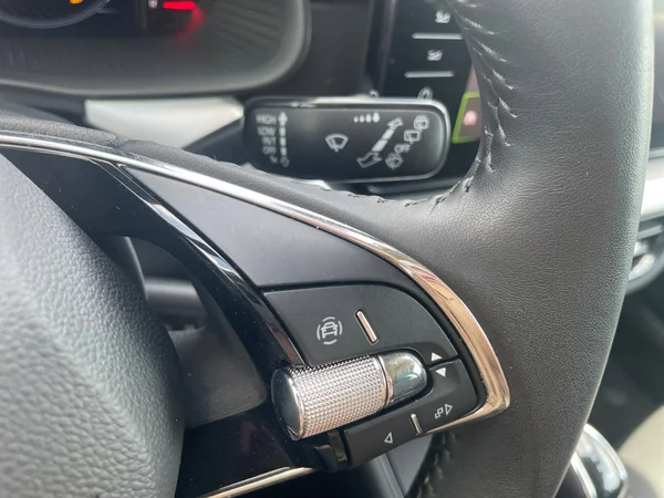 SKODA Kamiq (2024) — foto 3 van 19