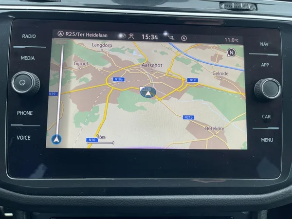 VOLKSWAGEN Tiguan (2021) — foto 5 van 24