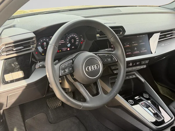 AUDI A3 Sedan (2025) — foto 3 van 17
