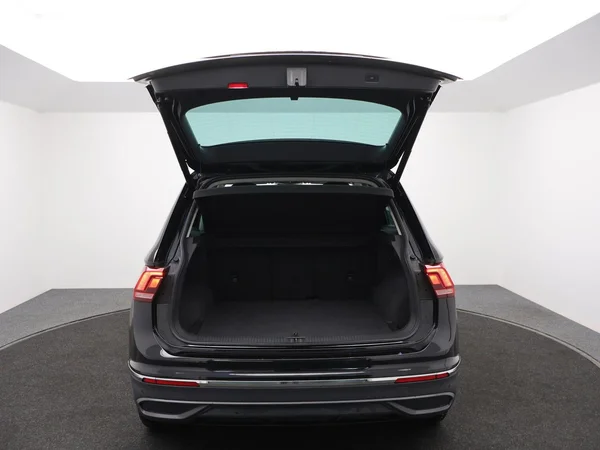VOLKSWAGEN Tiguan (2022) — foto 6 van 25