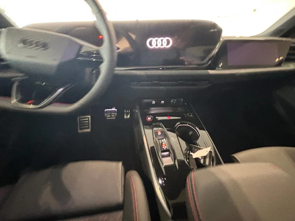 AUDI A5 e-hybrid (PHEV) (2026) — foto 3 van 24
