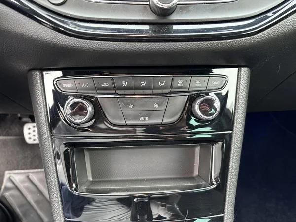 Opel Astra (2020) — foto 6 van 20