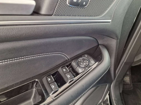 Ford Edge (2018) — foto 16 van 17