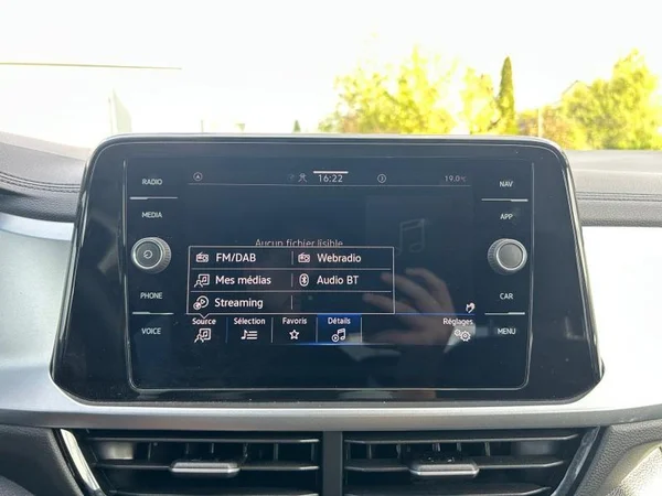 VOLKSWAGEN T-Roc (2022) — foto 9 van 31