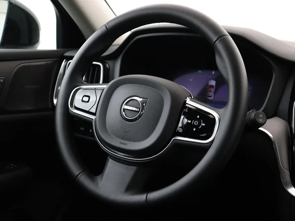 VOLVO V60 (2024) — foto 14 van 32