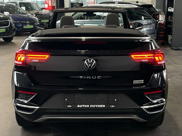 Volkswagen T-Roc Cabriolet (2021) — foto 14 van 18