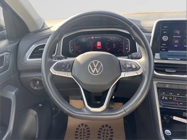VOLKSWAGEN T-Roc (2024) — foto 9 van 20