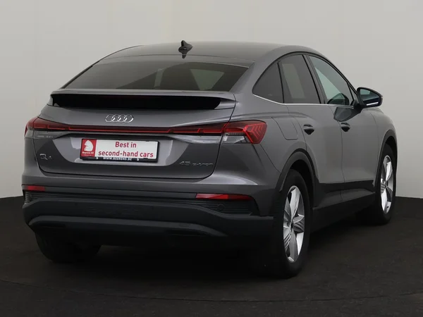 AUDI Q4 e-tron (2024) — foto 23 van 31