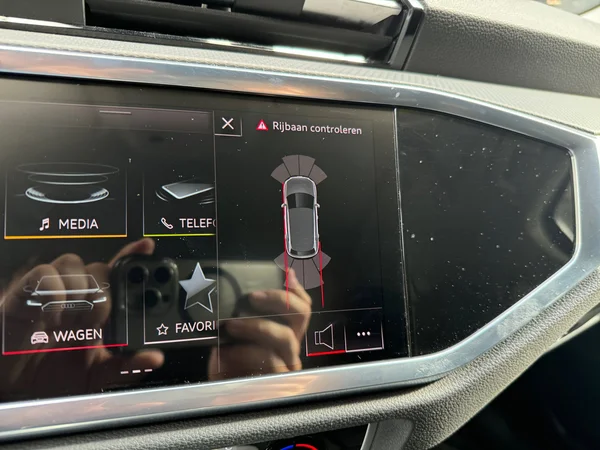 AUDI Q3 (2021) — foto 17 van 18