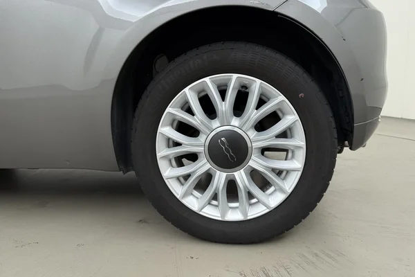 Fiat 500 (2018) — foto 18 van 21