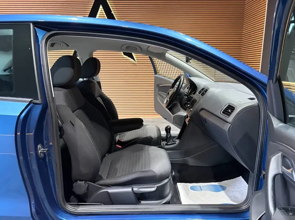 Volkswagen Polo (2016) — foto 9 van 23