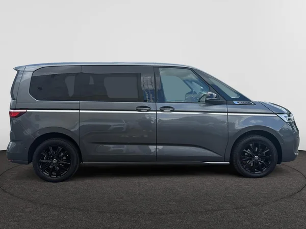 VOLKSWAGEN Multivan T7 Dsl (2023) — foto 2 van 23