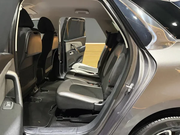 Citroen C4 (2019) — foto 15 van 27
