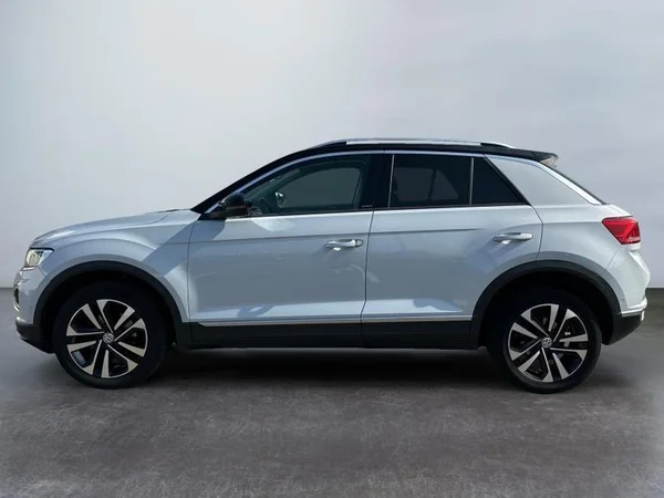 VOLKSWAGEN T-Roc (2019) — foto 23 van 28
