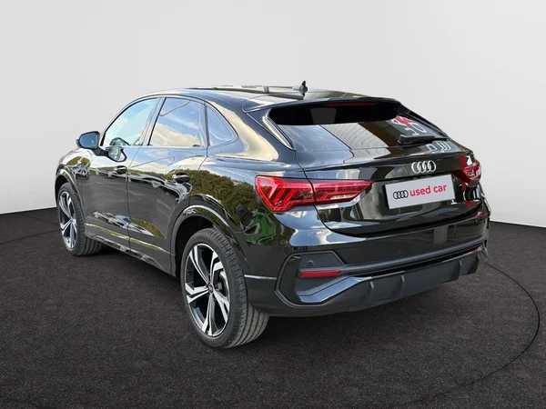 AUDI Q3 Sportback (2023) — foto 11 van 17