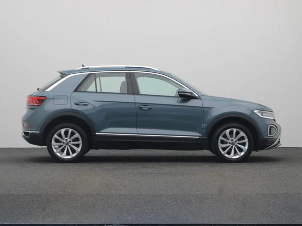 VOLKSWAGEN T-Roc (2023) — foto 22 van 24