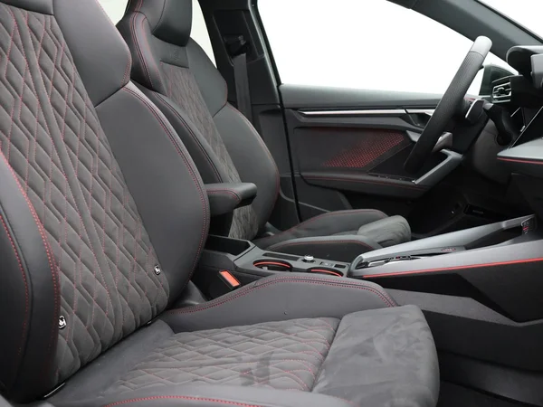AUDI S3 Sportback (2026) — foto 2 van 31