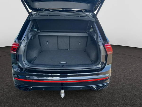 VOLKSWAGEN Tiguan (2023) — foto 14 van 24