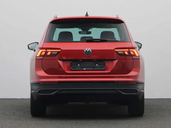 VOLKSWAGEN Tiguan (2023) — foto 17 van 20