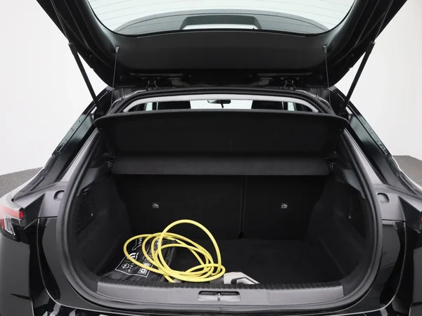 Opel Mokka-e (2023) — foto 6 van 36