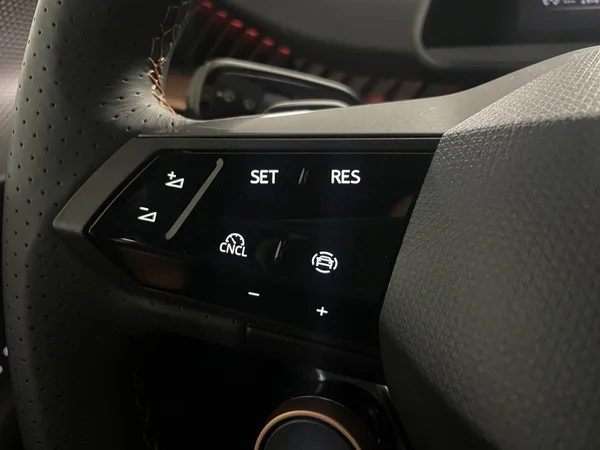 CUPRA Tavascan (2025) — foto 2 van 14