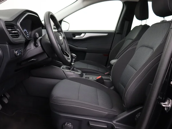 FORD Kuga (2024) — foto 2 van 28