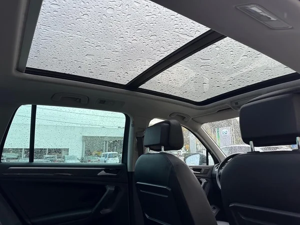 VOLKSWAGEN Tiguan (2019) — foto 13 van 21