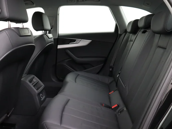 AUDI A4 (2019) — foto 5 van 29