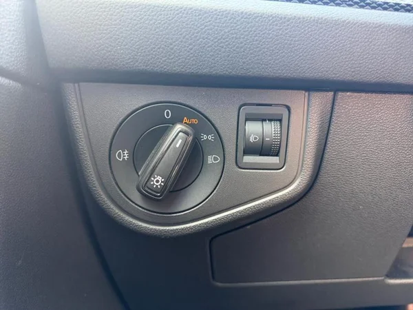 VOLKSWAGEN Polo (2023) — foto 20 van 32
