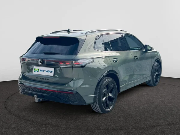 VOLKSWAGEN Tiguan (2025) — foto 10 van 17