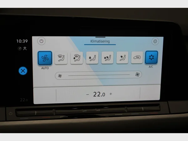VOLKSWAGEN Golf VIII (2023) — foto 18 van 30