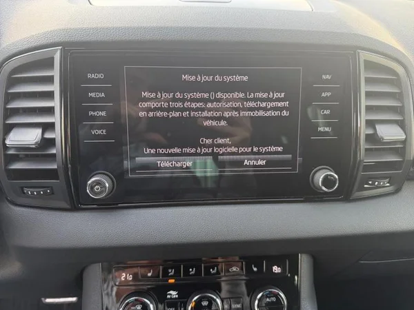 SKODA Karoq (2023) — foto 15 van 29