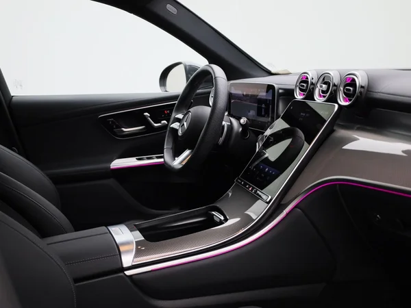 Mercedes-Benz GLC (2025) — foto 31 van 45